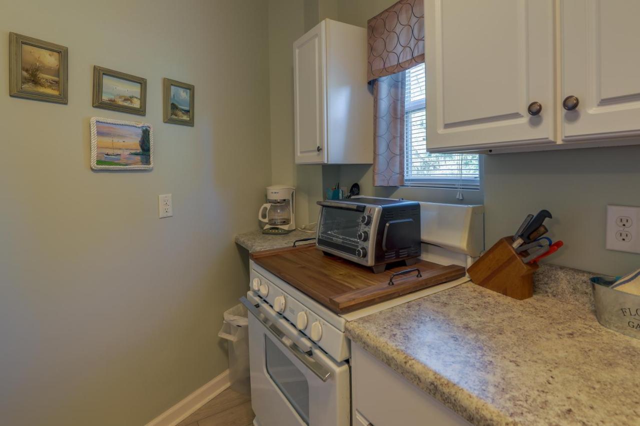 Sneads Ferry Vacation Rental Studio With Water Views Екстериор снимка