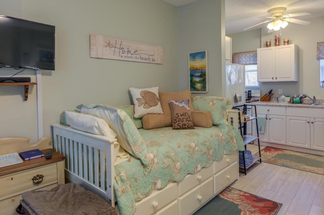 Sneads Ferry Vacation Rental Studio With Water Views Екстериор снимка